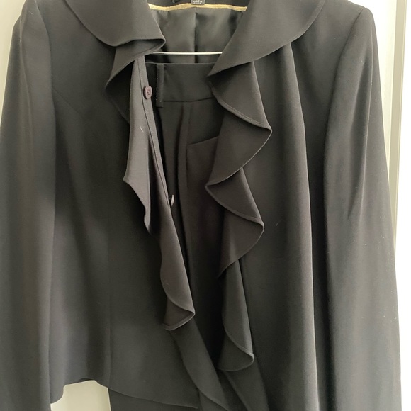 <3 Anne Klein Women’s Suit w ruffles - Picture 4 of 6